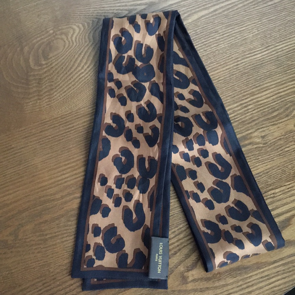 Louis Vuitton leopard Bandeau